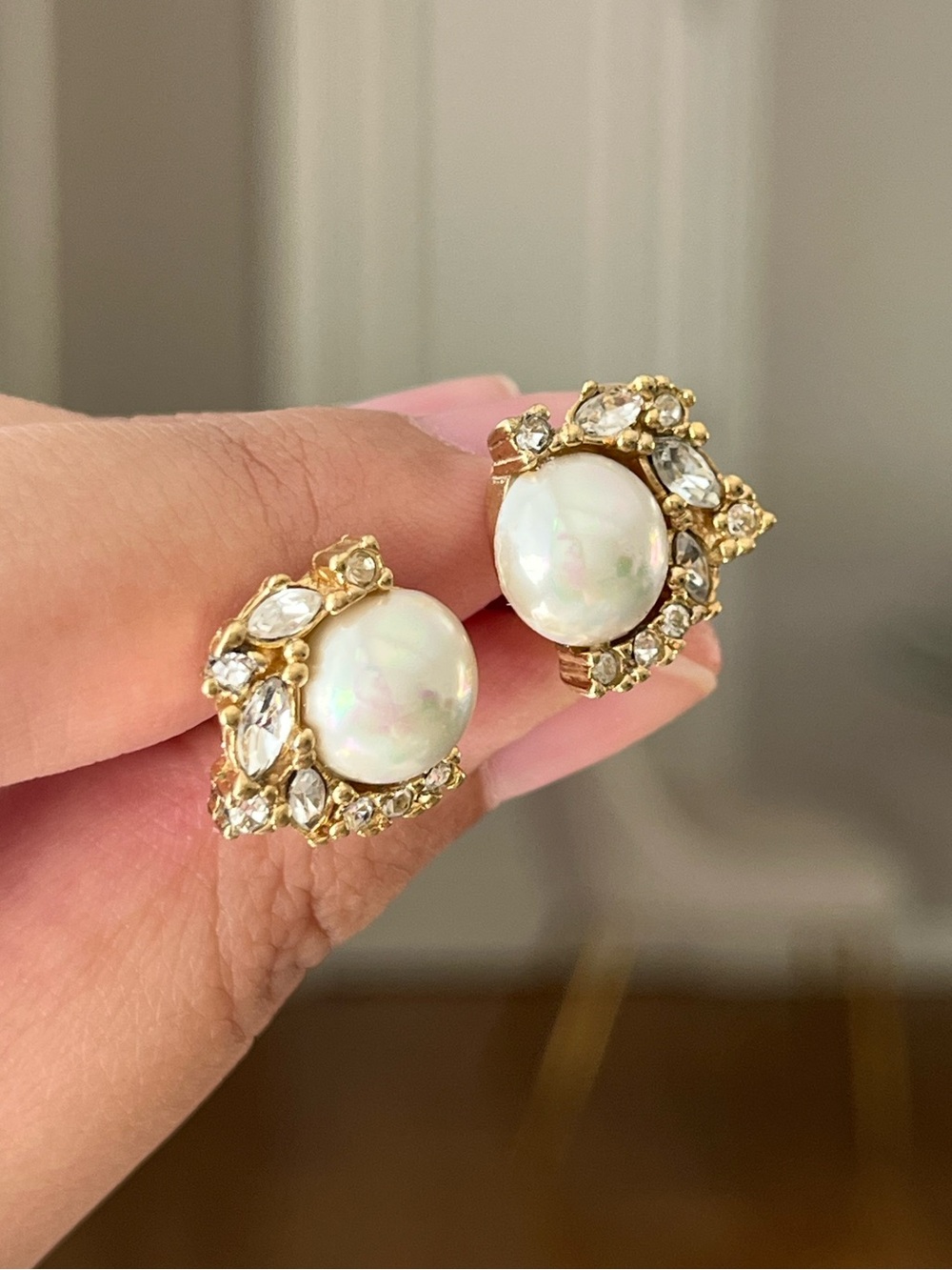 Authentic Vintage Dior Round Pearl Marquise Rhinestone Wing Good Clip Earrings - Picture 5 of 6